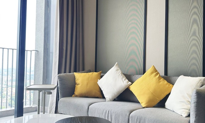 Taman United Apartment | Spacious Apartment with Sky-pool ! Free Shuttle to Mid Valley & KL Sentral