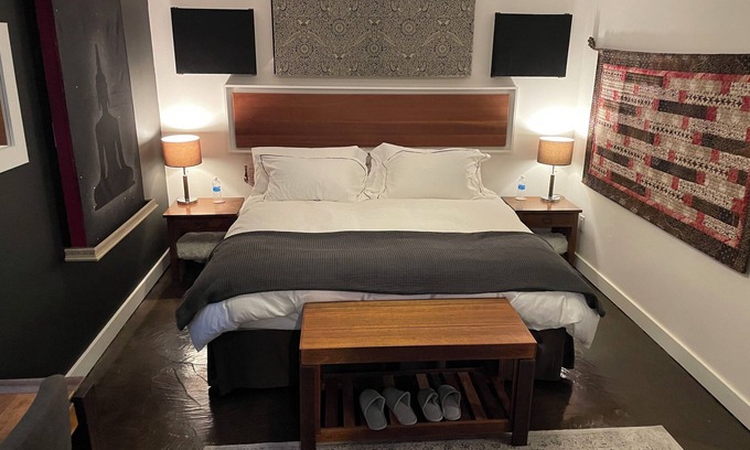 Irvington Apartment | Spacious apartment suite in Portland's Historic Irvington neighborhood.