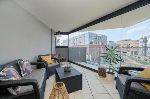 Psie Pole Apartment | Spacious Apartment with Balcony near the Slavic Hill Wrocław by Renters Prestige