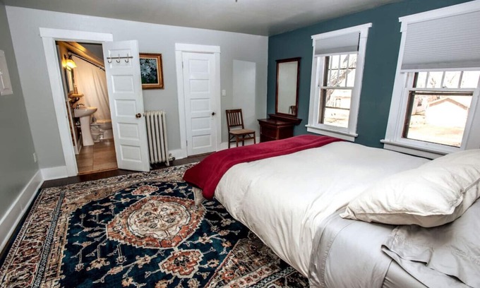 Downtown Flagstaff Apartment | Spacious Artist Loft with Mountain Views #3