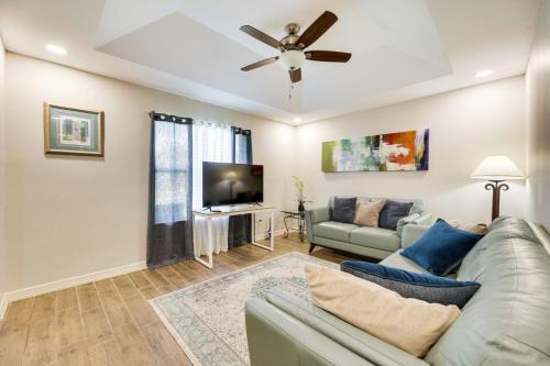 San Juan House | Spacious Backyard - San Juan Home Near Border