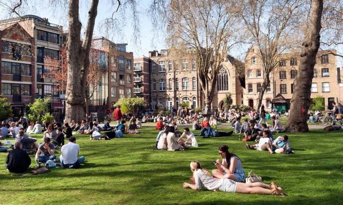 Shoreditch Apartment | Spacious Central-London Haven, nestled between restaurants and bars