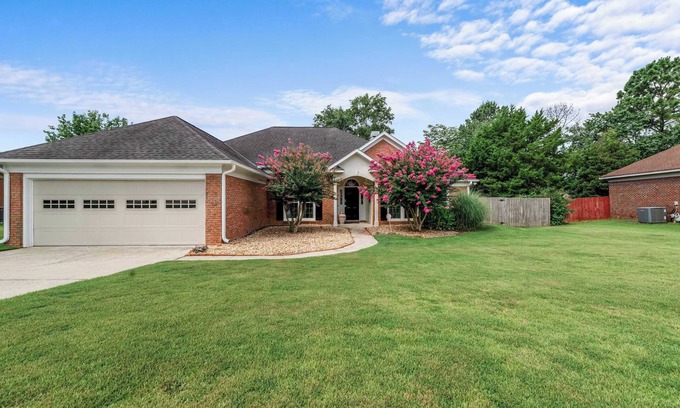 Fortson House | Spacious Columbus 4BR house w/ Deck Near Ft Moore