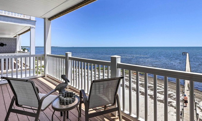 Carrabelle Condo | Spacious Condo w/ 2 Private Balconies & Gulf Views