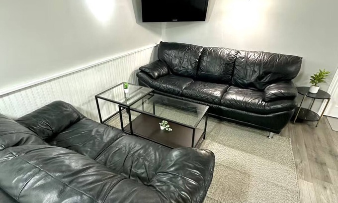 Curran Hall Apartment | Spacious & Cozy 2 Bdrm Stay in Toronto