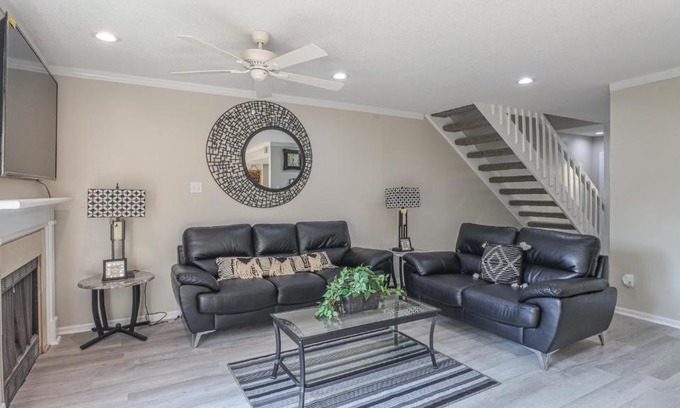 Mobile Apartment | Spacious Cozy Condo! Perfect for longer stays