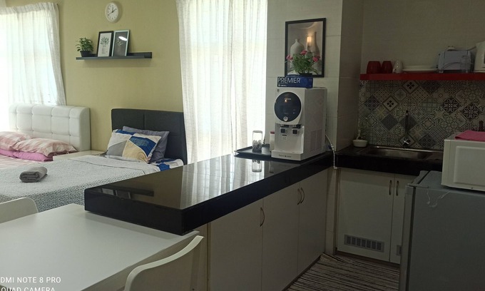 Kampung Telaga Nibong Apartment | Spacious & Cozy Studio W/POOL 5min to Pasar Siti Khadijah. Free WI-FI, NETFLIX