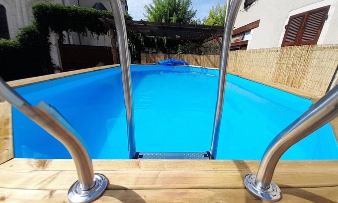 Saint-Gaultier Cottage | Spacious Family Home with Pool and Parking in Saint-Gaultier