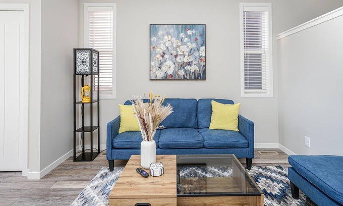 Calgary House | Spacious Family Home Close to the Airport