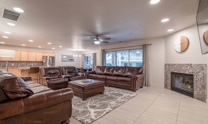 St. George Condo | SPACIOUS FAMILY UNIT. 1ST FLOOR. BY POOLS,RESORT W/BIKES.nYEAROUND FAMILY FUN !