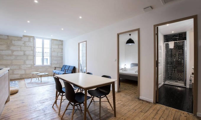 Castillon-la-Bataille Apartment | Spacious and bright apartment with air conditioning