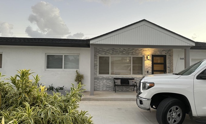 Leisure City House | Spacious Getaway Home Waiting for You!