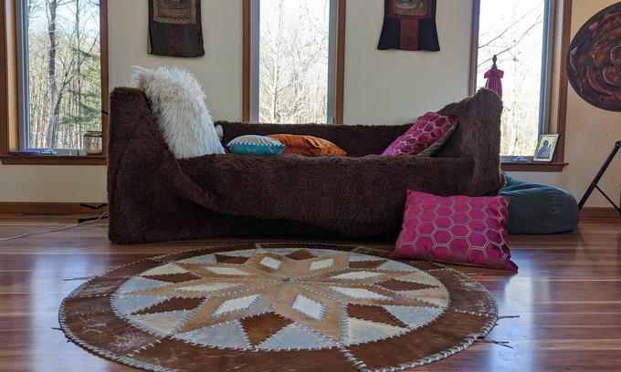 East Chatham Ski Chalet | Spacious & Gracious 4Br Log Chalet with Sauna, Pool and Grand Entertaining Space