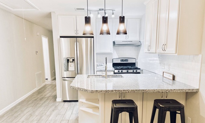 Spring Branch East House | Spacious Grand Lux Memorial Houston House-Hosts 50+, Sleeps 17, 🎉 PARTY Allowed!