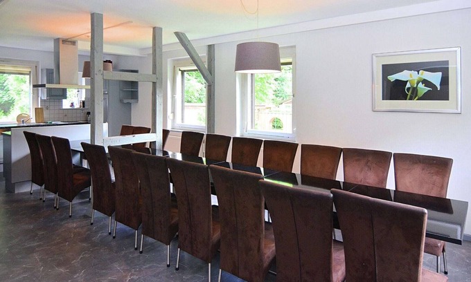 Zorge House | Spacious group house in the Harz region with a fenced garden