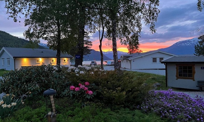 Kinsarvik House | Spacious holiday home at Kinsarvik