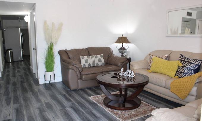 West Park House | Spacious Home- Hardrock stadium and casino