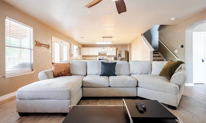 North San Antonio - SAT House | Spacious Home Near Airport, Parks, & Pet-Friendly