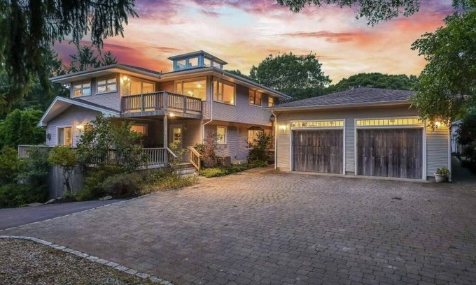 Falmouth House | Spacious Home w/Pool & AC, 2 ensuite bedrooms, EV charger, 7-min Walk to Beach