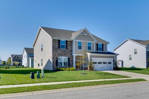 Brownsburg House | Spacious Home with Fireplace - Near Golf!