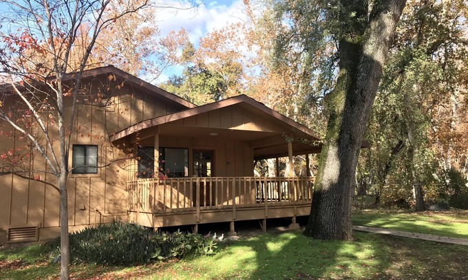 Kaweah House | Spacious Home with Large Deck & North Fork River Beach for Family Fun. Book It!