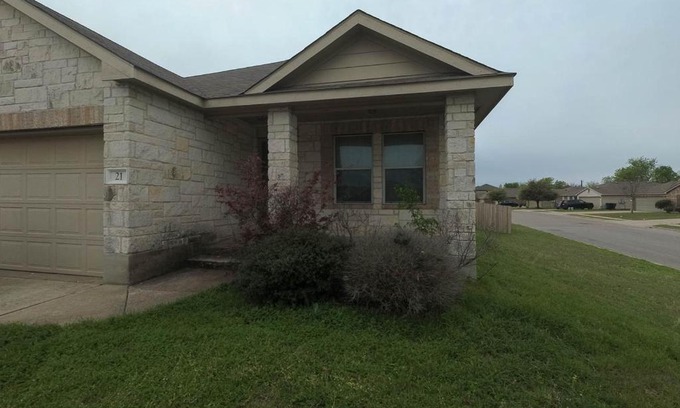 Temple House | Spacious home with WiFi/AC