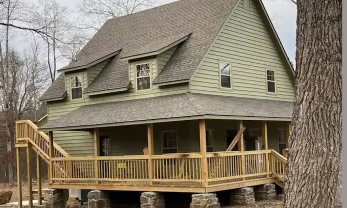 Ozark House | Spacious House near OHV trailhead and next to the Mulberry River at Cass Arkansas. Get 10% off per day when booking 5 days or more.