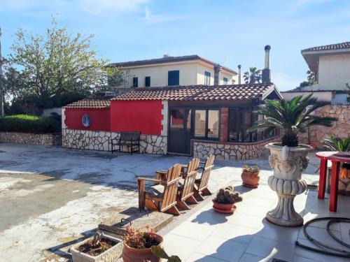 Granelli House | Spacious house with sea view in Pachino, capacity 9 pers.