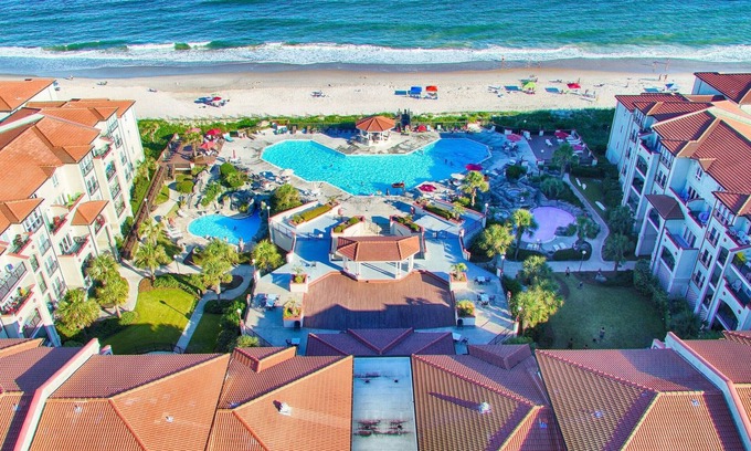 North Topsail Beach Condo | Spacious Luxury Condo at Oceanfront Villa Capriani Resort-Linens Included