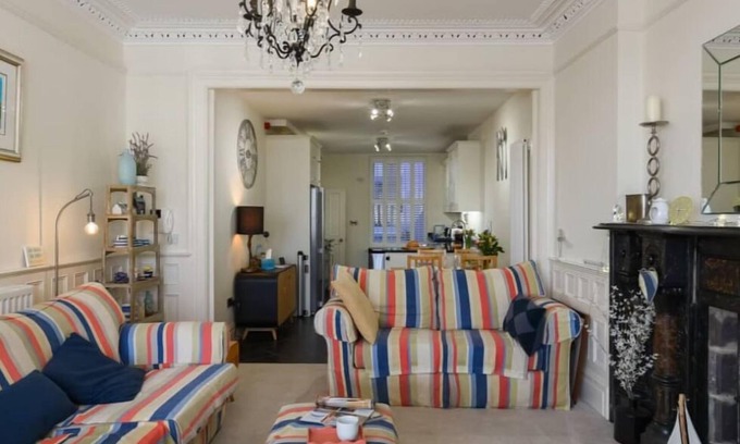 Aberdovey Apartment | Spacious Luxury Seaside Apartment -Aberdovey - Pet Friendly- Free Parking Permit