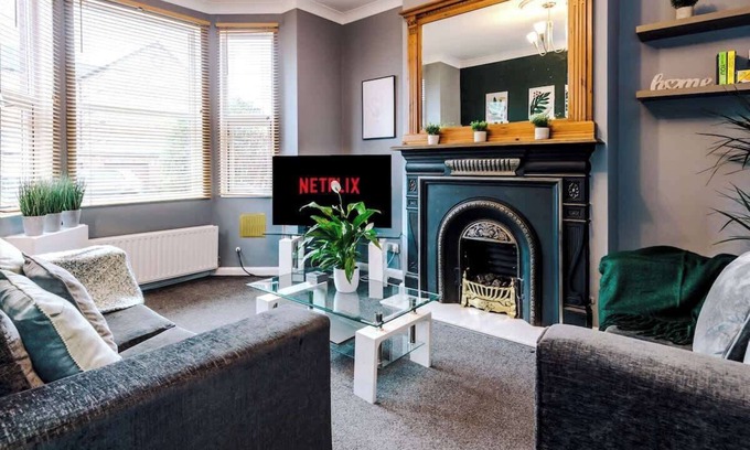 Chester House | Spacious Modern Chester Home - Great Location