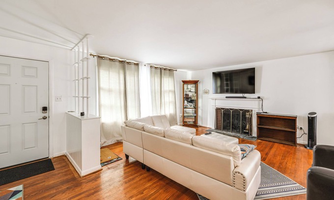 Mount Vernon Cottage | Spacious Mt Vernon Home by Attractions & Airports!