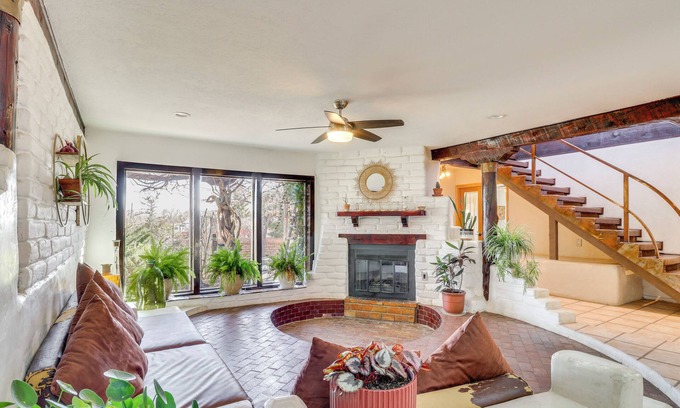 Corrales House | Spacious Mtn-View Gem in Corrales!
