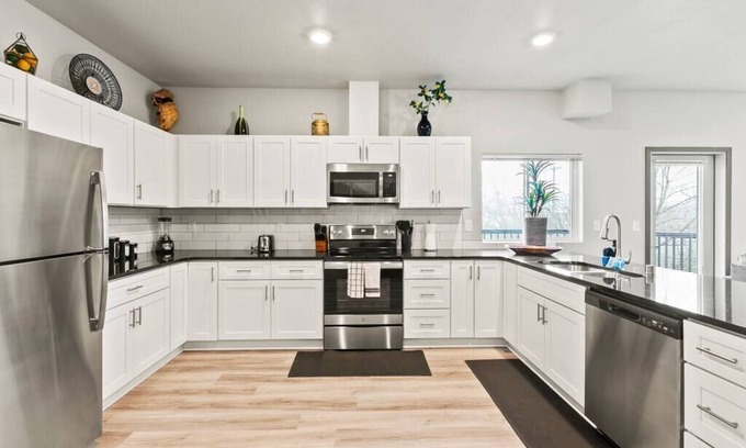 South Perry District Apartment | Spacious NEW 2 bed 2 bath apt by Downtown Spokane!