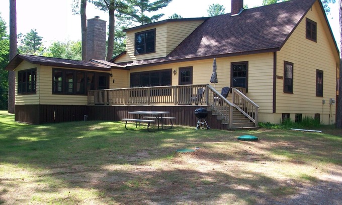 St Germain House | Spacious newly remodeled pet-friendly home