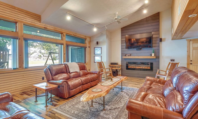 Old Forge House | Spacious Old Forge Condo w/Patio & Fire Pit!