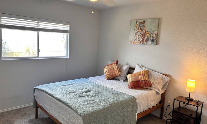 Selma House | Spacious one level 4-bedroom house fully furnished with 2 car garage & backyard