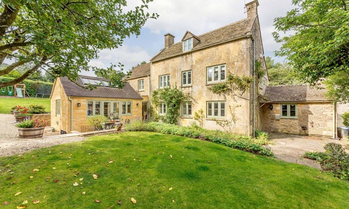 Guiting Power Cottage | Spacious pet friendly property in the Cotswolds - Laurel Tree Cottage