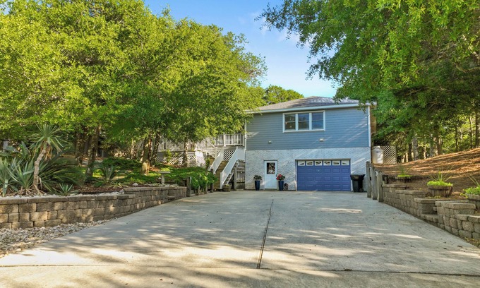 Buxton House | Spacious, Private, large pool near beaches!