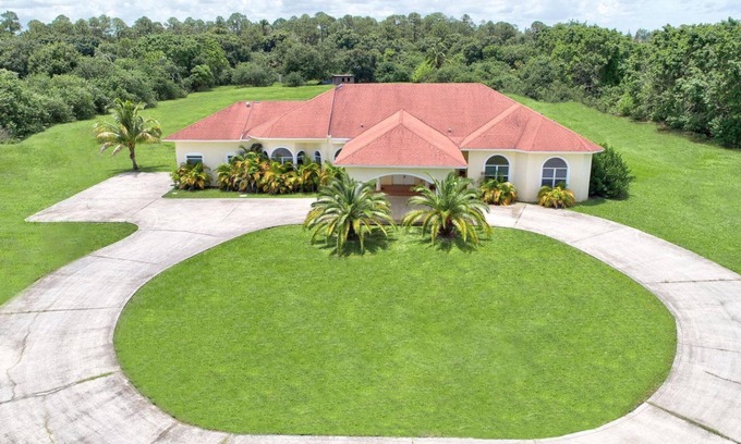 Loxahatchee Groves House | Spacious private property sitting on 5 acres