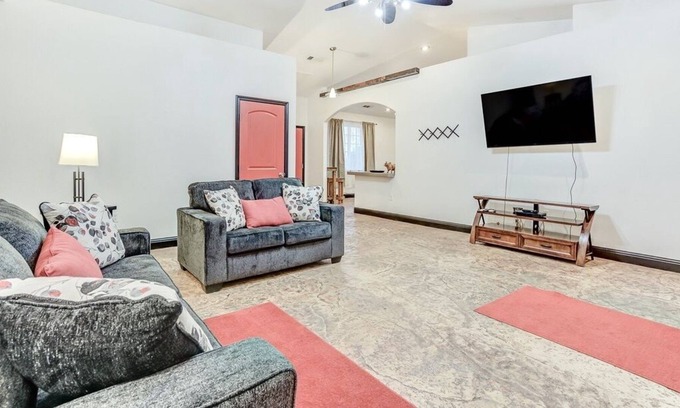 Bella Vista House | Spacious & Private Redding Getaway Near Downtown!