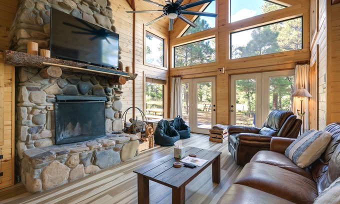 Pagosa Springs House | Spacious & Quiet Pagosa Springs Cabin w/Deck!