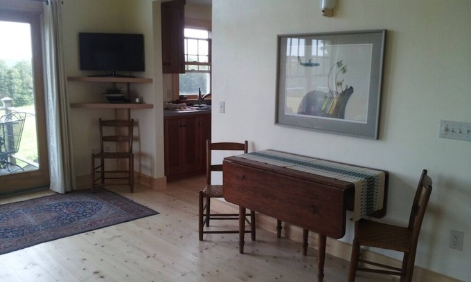 Hardwick Apartment | Spacious Retreat With Panoramic Views