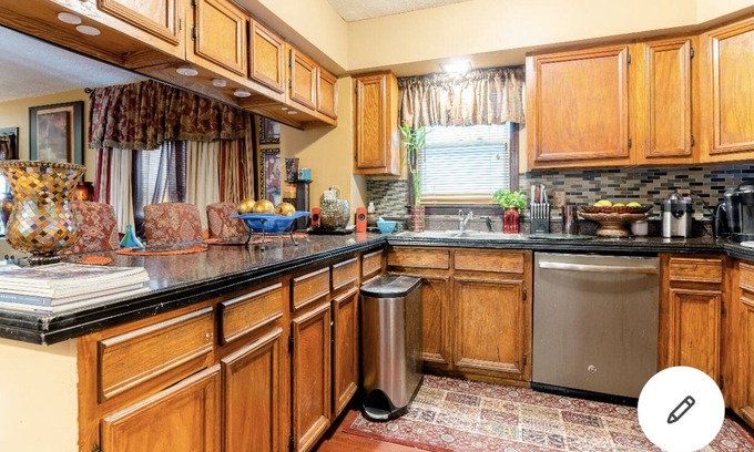 Englewood House | Spacious room in private house.