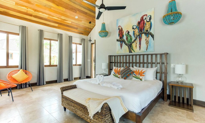 Placencia House | Spacious Seafront Bungalow with King Bed, Lofted Twins & Oceanview Tub