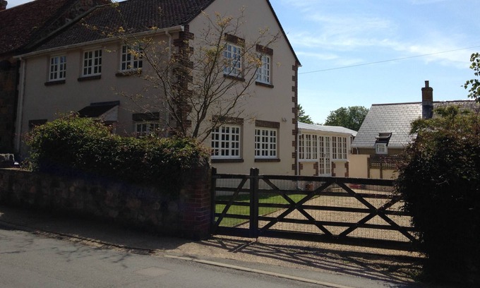Shorwell House | Spacious Self-Catering 4 Bedroom Holiday Cottage In The Isle Of Wight