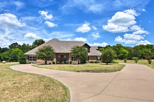 Lindale House | Spacious Stallion Lake Ranch Home with Patio