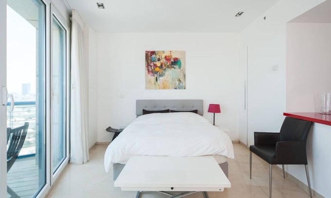 Tel Aviv Promenade Apartment | Spacious Studio Apt w Sea View 2 min from Beach