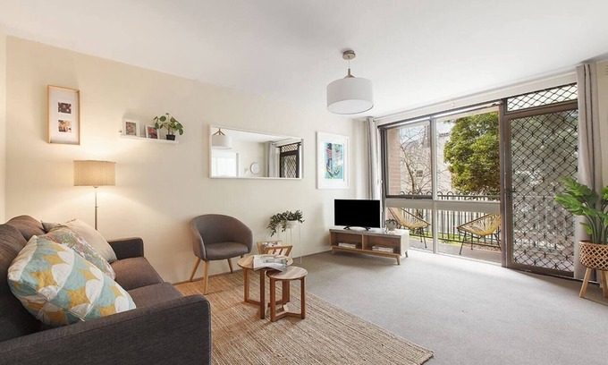 Ascot Vale Apartment | Spacious Suburban Comfort Perfect for Families