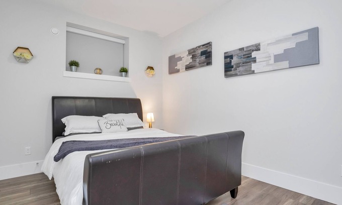Guildford Apartment | Spacious suite minutes to Vancouver